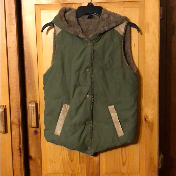 jieliang Jackets & Blazers - Olive Green Vest jieliang Jackets & Blazers - Olive Green Vest